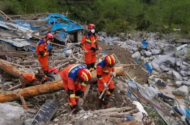 油動(dòng)式大載荷長(zhǎng)航時(shí)無(wú)人直升機(jī)——打造我國(guó)應(yīng)急救援、防汛救災(zāi)、森林草原消防的“新質(zhì)戰(zhàn)斗力”！